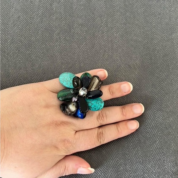 Accessories - Elegant Turquoise and Black Floral Ring